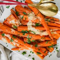 I’m checking out a delicious recipe for Easy Roasted Parmesan Carrots Recipe from Harris Teeter! 