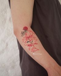 tattoo by me, referenced design 🤍 #aesthetic #yaşam #tattoosforwomen #tattoo #tattooideas #tattooart #tattoodesign #coveruptattoo #coveruptattoo #flowertattoo #redandblack #redandblacktattoo #kofish #koitattoo #koifishtattoo #back #backtattoo #backtattooideas #backtattoosforwomen #butterfly #butterflytattoo #sword #spiderlily #spiderlilytattoo #spiderlily