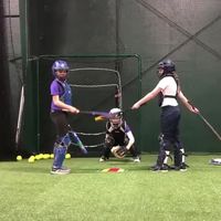 Great drill here for catchers that helps them stay with the pitch through a swing/bunt! 🙌 @softballuniversity #VeloPRO