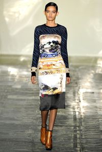 Mary Katrantzou Fall 2011 Ready-to-Wear Fashion Show - Wanessa Milhomem