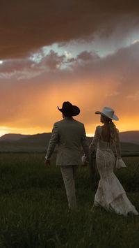 12 days of being your wife 💍 @traetonjensen . . . #westernfashion #weddingpictures #westernwedding #westernstyle wedding pictures // western wedding // wedding dress // cowgirl wedding // cowgirl hat // western bride // montana wedding // wedding inspo