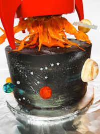 Wow your outer space enthusiast with a realistic edible solar system cake topper! Place these toppers onto a cake or even cupcakes. Smaller planets will have a toothpick for easy application. Jupiter (half) can be placed directly onto the cake. Includes the following: Mercury, Venus, Earth and moon, Mars, Jupiter, Saturn, Iranus , Neptune. Saturn includes awesome isomalt/sugar rings.  Message me with any questions or customizable option inquiries!