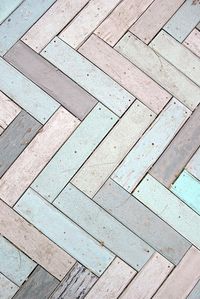 Tendances P/E - couleurs pastel http://lesgaleries.fr Plus