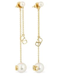 Length: 8cm. 18kt Gold-plated brass . Crystal imitation pearls. Charm detail. Logo details. Post back closure | Valentino Garavani V logo & faux pearl pendant earrings