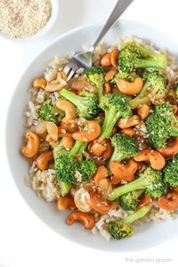 Broccoli Cashew Stir-Fry | The Garden Grazer