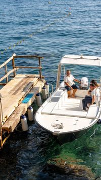 Why settle for a standard commute when you can sail away to serenity? Experience the magic of the Amalfi Coast with a private boat transfer from Sorrento to Hotel Le Agavi Positano. 🌊✨ #LeAgaviPositano #BoatTransfer #SorrentoToPositano