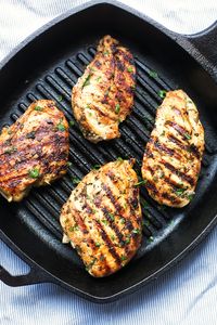 The Easiest Greek Grilled Chicken - 10 simple ingredients in this tender and juicy greek marinated chicken! Loaded with protein and perfect for meal prepping! #mealprep #grilledchicken #greekchicken #greekgrilledchicken | Littlespicejar.com