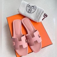 Hermes Limited Edition Rose Aube Oran Sandals In A Size 40. Brand New Condition, Never Worn! Comes With Two Dust Bags, Box, And Ribbon.