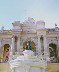 Terraza Neptuno no #CerroSantaLucia 😊 um dos muitos lugares charmosos de Santiago - parte 2/ One of the many lovely places in @SantiagodeChile - part 2  #VisitChile #VisitSouthAmerica #1viagem2visoes