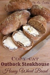 Copy-Cat Outback Steakhouse Honey Wheat Bread