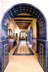 Love the blue tiles.