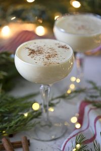 Yum! A winter cocktail to cozy up to the fire with