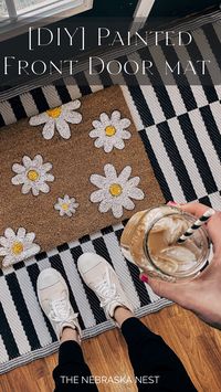 This DIY painted rug/ door mat is the perfect outdoor spring or summer project for your front door or patio this year! Its a quick and easy DIY. ☀️