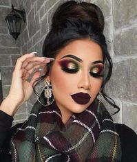 Try These Sexy Eye Makeup Trends For a Seductive Look This Fall