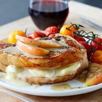 Brie-stuffed chops with apple - Chatelaine