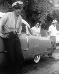 Elvispresleytruelove.angel on Instagram: “Presley Family..😄😍#ElvisPresley #gladyspresley #vernonpresley #familypresley #flashbackthursday #teamoelvis😍❤️”