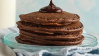 Hilaria Baldwin's Healthy Dark Chocolate Pancakes With... Spinach?!