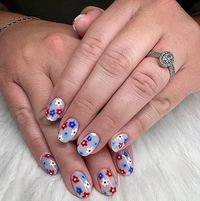 Declare your independence from boring nails with 4th of july nails, patriotic nails or cute 4th of july nails.