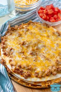 EASY LAYERED TACO BAKE (+Video) - dinner #dinner #maindishes