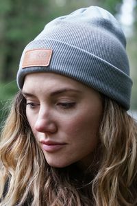 Merino Wool beanie outdoor outfit for Women. Grey soft wool beanie by VAI-KO. Photo and model @secretagentmike & @lindseynaglieri