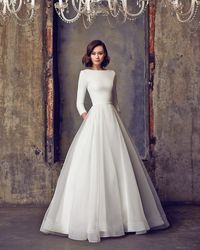 Modest Wedding Dresses: 25 Looks FAQs