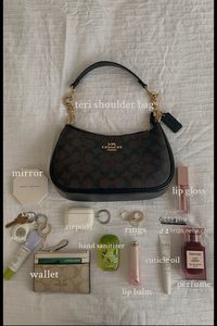 #whatsinmybag #coach #purseessentials #purse #wallet #coachteribag #tomford #aesthetic #makeup #inspofashion