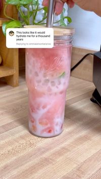 Watermelon + lime juice + pressed coconut water 🤤 Try this recipe and let me know what you guys think! Stay hydrated 💦 #drinkrecipes #coconutwater #watermelonjuice