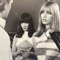 tatienne-faustine-onega: “ Jane Birkin, Gillian Hills et David Hemmings. Blow Up 1966 ”