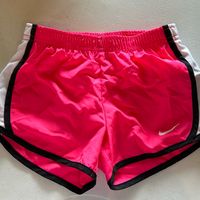 Girls Hot Pink Dri Fit Nike Short. New Without Tags. No Tips Or Stains. Smoke Free Home.