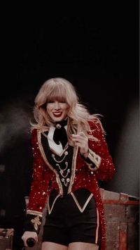 #taylro #taylor #taylorswift #red #eras #erastour#wallpaper #wallpaperforyourphone