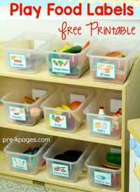 Free Printable Labels for the pretend food in your dramatic play center. Perfect for Preschool and Kindergarten to help keep your dramatic play center neat and organized!