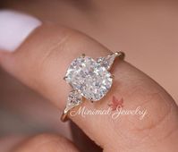 Three Stone Engagement Ring2.5 CT Cushion Cut Moissanite - Etsy Canada