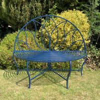 Sit back and relax on this stunning metal garden bench. Colour: Blue