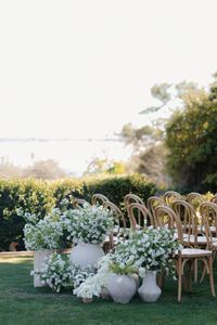 Soft white lushes flowers perfectly compliment the Malibu scenery.