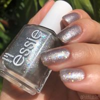 Making Spirits Bright - @essie Winter 2019 Let It Bow Collection. So in the bottle this color looks way darker than the white one, but…