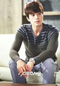 Lee Dong Wook as Kang Ji Wook in "Scent of a Woman"