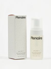 Plenaire’s Daily Airy is an everyday, foaming face wash that gently cleanses your skin without stripping away oils from your skin’s lipid barrier. It creates a soft lather that’s lightly fragranced with the brand’s signature nectarine and jasmine scent.  Foams and cleanses without disrupting your skin’s natural oils Su #morningfacewash