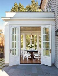 ‘Washington Park II.’ Duncan McRoberts Associates, architects & building designers, Kirkland, WA. Laurie Black Photography - classic sunroom