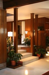 32 Inspirational 70s Hallway Designs To Help You Recreate The Aesthetic