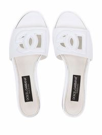 white calf leather embossed logo to the front cut-out detailing almond toe branded insole flat rubber soleHeel 0,6 in / 1,5 cmGender: WomenMaterial: OUTER: CALF LEATHER 100% SOLE: LEATHER 100% LINING: GOAT SKIN 80%, CALF LEATHER 20%Color: WHITEMade in: ITProduct ID: CQ0436AY32980001*Import tax/duty will be calculated at checkout (If applicable)