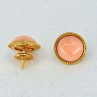 "Important: A description is available following the details. Please, read on. Thank you: Material: 18K solid gold, natural pink coral (angel skin). Alpa closure system Weight: 4.1g size: 13mm round style: studs, post and ALPA closing system period: vintage Condition: excellent estate Additional remarks: stamped with the numbers 750 and 18K. Also features a maker's mark N.b.: We guarantee the authenticity of our items. Each one of them has been inspected by certified gemologists and checked by o