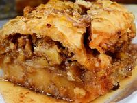 Baklava Bread Pudding – A Decadent Fusion of Creamy Custard and Sweet, Nutty Layers - NewsBreak