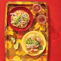 Tostadas de tomates vertes et crevettes