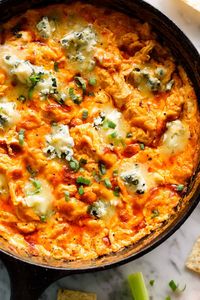 Buffalo Chicken Dip is the perfect appetiser for any special occasion. #buffalochickendip #dip