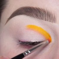 Picking daisies 🌼💛 eye makeup tutorial