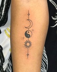 Yin Yang tattoo Yin Yang tattoo Tattoo forearm, Sun and Moon Tattoo, mystic tatoos, hippie tatoos, grunge tatoos Tattoo on forearm #yinyang #sun #moon #aesthetic #tattoo