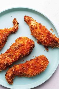 These low carb and keto air fryer chicken tenders use crushed pork rinds (you could also use panko) to make a super flavorful and crispy crust. 2 weight watchers points; 0 net carbs