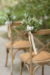 These gorgeous chair decorations, which feel like spring outside, are so naturally compelled your friends and guests to share happiness at the wedding or any other ceremony. PACKAGE DETAILS: Material: Natural artificial eucalyptus and olive leaves matched with vivid baby's breath flowers. Finished durably with beige silk ribbons. Details: The pew flower approx. 11.5 inches in length, 7.5 inches wide. Great Value: Set of 8 pre-made wedding aisle decoration flower pieces.Versatile for pew decorati