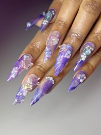 Butterfly charms fairy purple pearl nails 3D nail art — instagram : nailsbysiri__ (78, France)