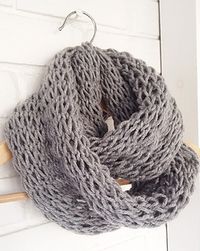 This is a great scarf pattern for beginner knitters since not only is it easy/quick to knit with chunky yarn and big needles, but it is also made with just two basic stitches: knit and purl. It is also great for intermediate knitters who want an instant gratification project.